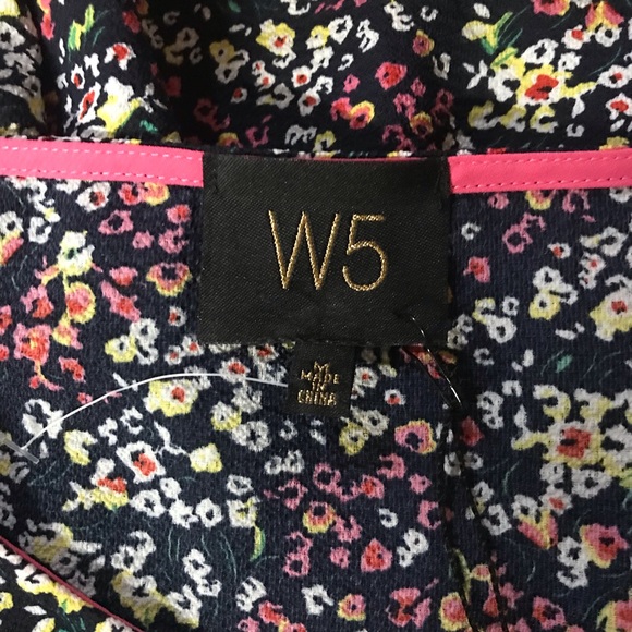 W5 Black Floral Peplum Top - Picture 7 of 7